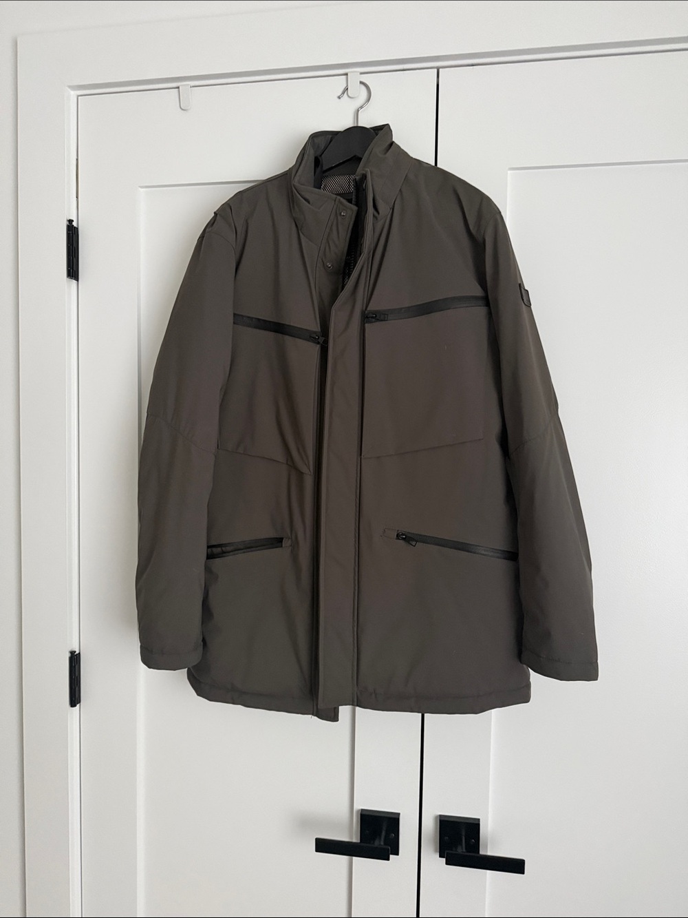 Tumi Men's Olive Green Puffer Jacket with Zip Pockets